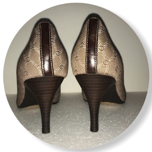 Etienne Aigner Cherise peep toe 3” heels - Picture 5 of 6